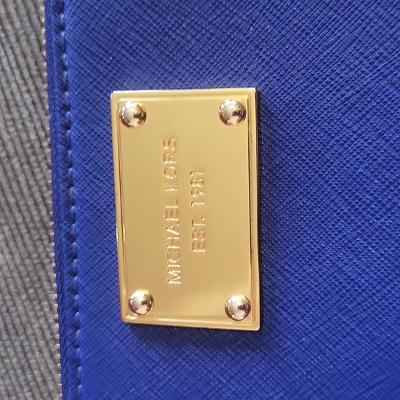 MICHAEL KORS ROYAL BLUE WALLET NWOT - Picture 2 of 4